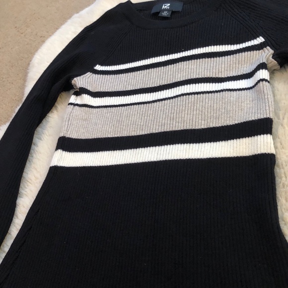 Iz Byer Black and Gray Ribbed Fitted Sweater - Picture 3 of 4